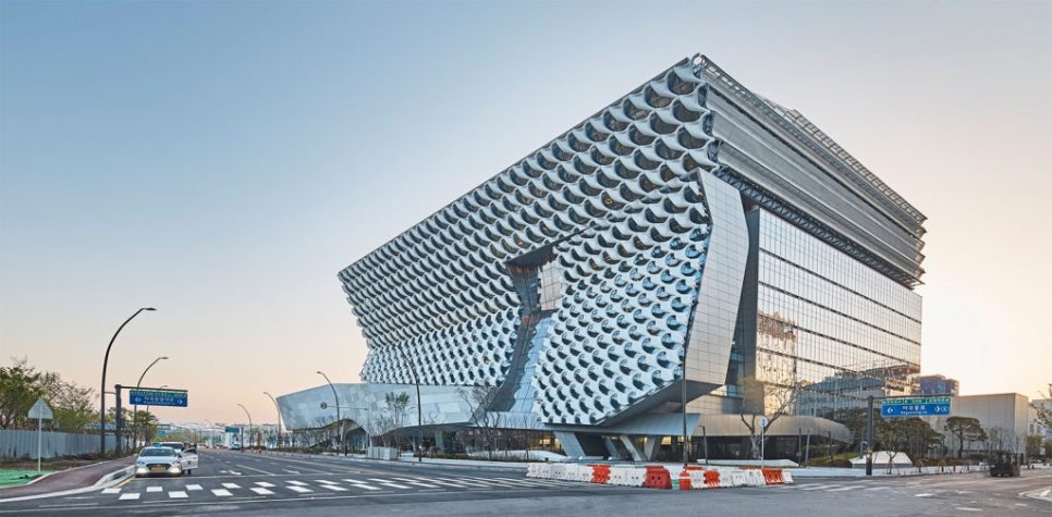 유리 커튼월 빌딩